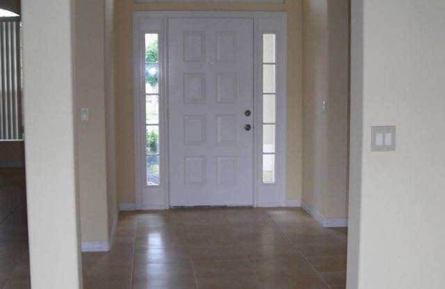 738 Lake Biscayne Way Gallery 2