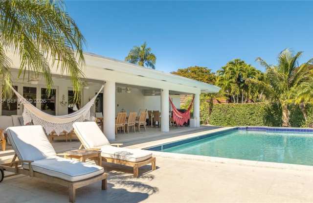 13303 SW 58th Ave photos photos