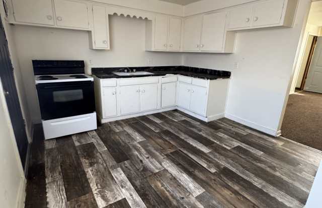 8940 West Carmen Avenue - 3 photos photos