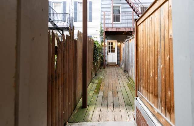 110 MORRIS ST Gallery 3