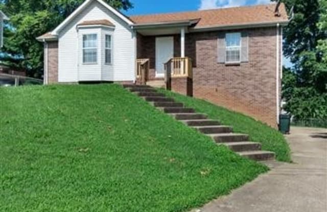 2020 Windroe Dr - 2020 Windroe Drive, Clarksville, TN 37042 2020 Windroe Dr - 2020 Windroe Drive, Clarksville, TN 37042