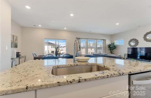 126 John Cardinal Dr Rent reduced photos photos