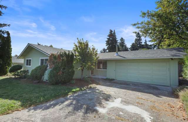 Application Pending - 3 Bedroom Home For Rent In Hood River - 2663 Montello Avenue, Hood River, OR 97031