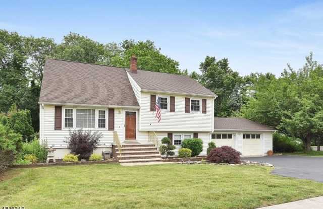 86 FARMINGDALE RD - 86 Farmingdale Road, Passaic County, NJ 07470