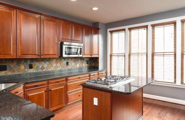 2638 S KENMORE Court Gallery 4