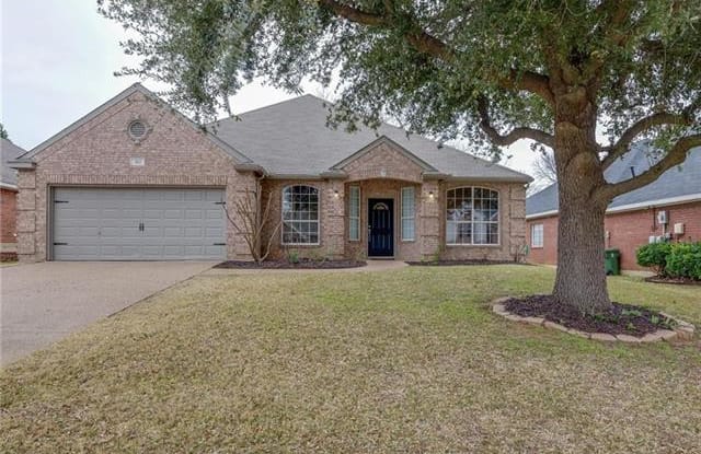 512 Coventry Drive - 512 Coventry Drive, Grapevine, TX 76051