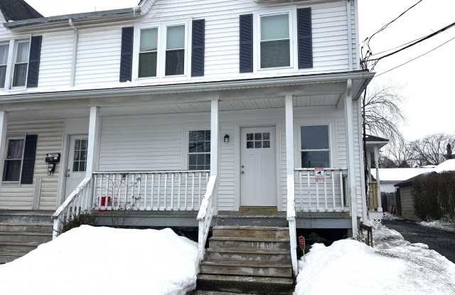 4 Orchard Street unit: 2 photos photos