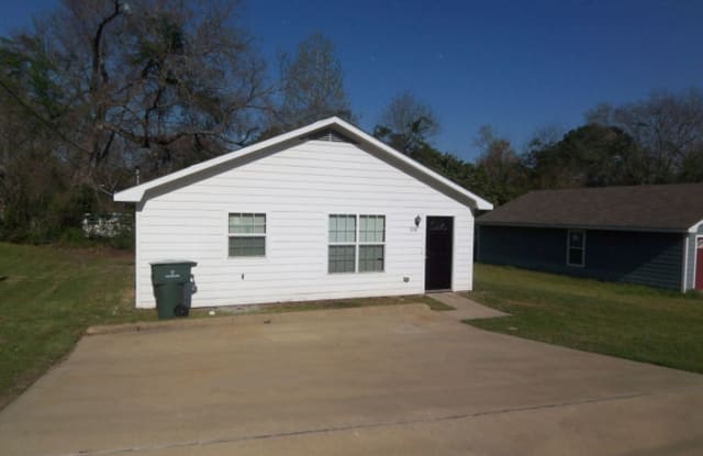 306 Scarborough St - 306 Scarborough Street, Nacogdoches, TX 75961