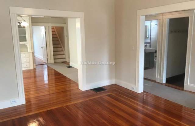 34 Russel Rd. Gallery 4