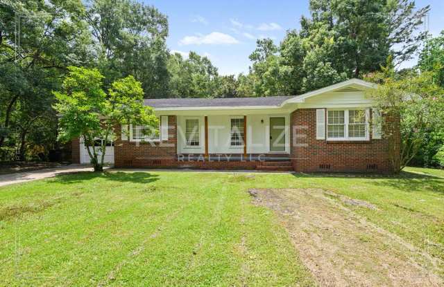 Beautifully Renovated 3-Bedroom Home with Garage & Spacious Yard in Mobile photos photos