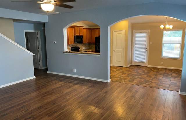 749 Great Oaks Drive Gallery 2
