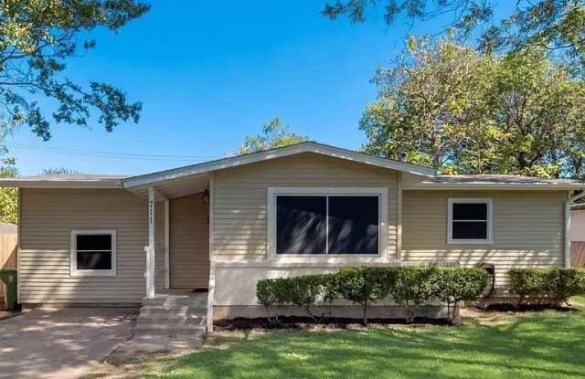 711 Lombardy Lane - 711 Lombardy Lane, Arlington, TX 76013