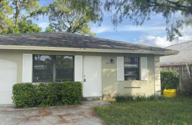 1015 Staghorn Street photos photos