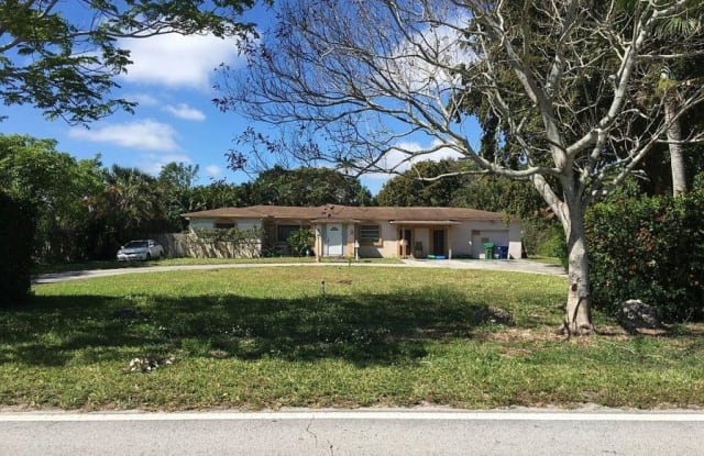 13800 N Miami Ave - 13800 North Miami Avenue, Golden Glades, FL 33168