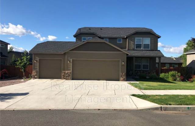 2350 NW Hazelwood Ave photos photos