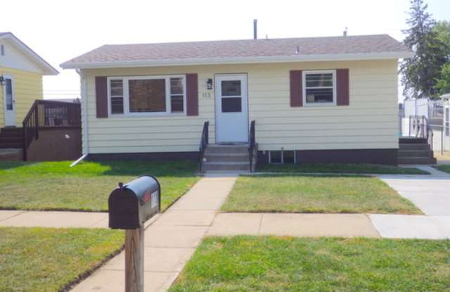 ~ Applications Pending ~ 3 Bedroom, 2 Bathroom, 2 Car Garage Home for Rent - 113 East Custer Street, Rapid City, SD 57701