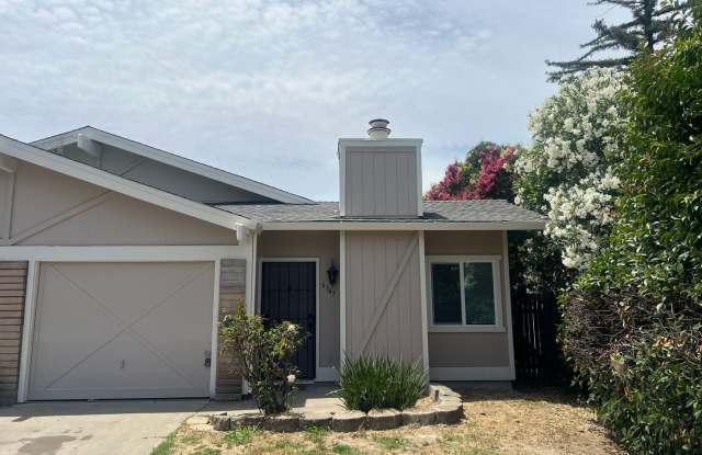 BEAUTIFULLY REMODELED 3 BEDROOM DUPLEX!! photos photos