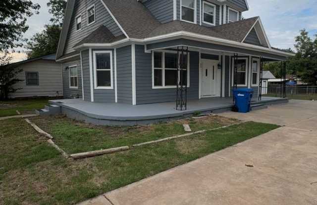 2424 W Oklahoma, Enid, OK 73703 Gallery 1