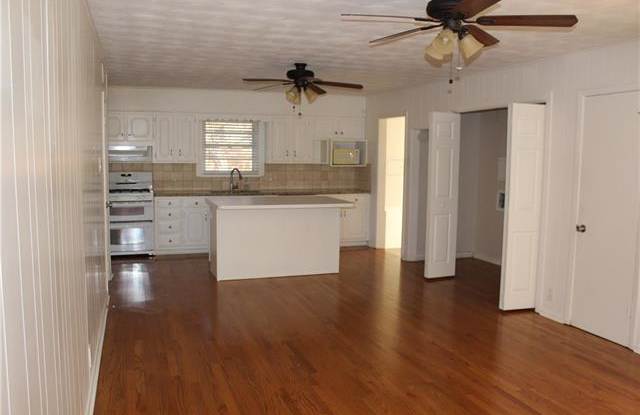 306 Thompson Drive Gallery 3