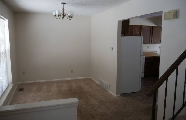 3-Bed 2.5-Bath with a Large Backyard - AVAILABLE NOW Gallery 3