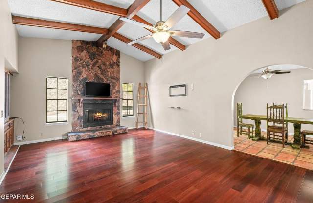6625 TARASCAS Drive Gallery 4