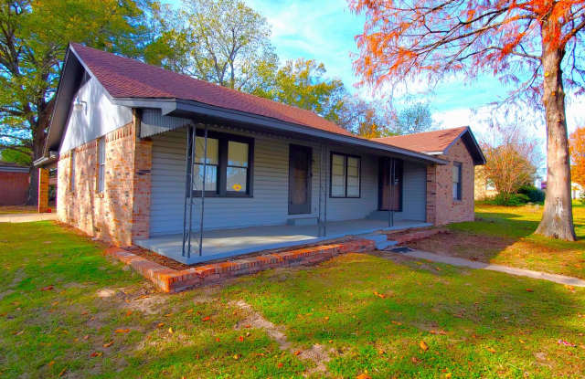 Nostalgic Charm Awaits - Spacious Home on a Corner Lot! photos photos