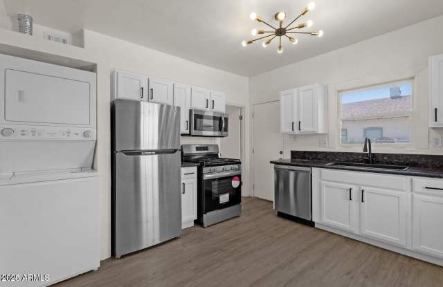 325 N 18TH Drive photos photos