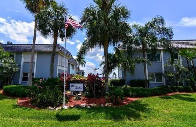 STUNNING 2/2 RIVERFRONT RENTAL IN KEY HARBOR N. FT. MYERS, FL! Gallery 3