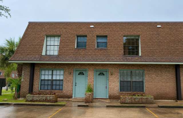1300 Arlington Lane NE Gallery 1