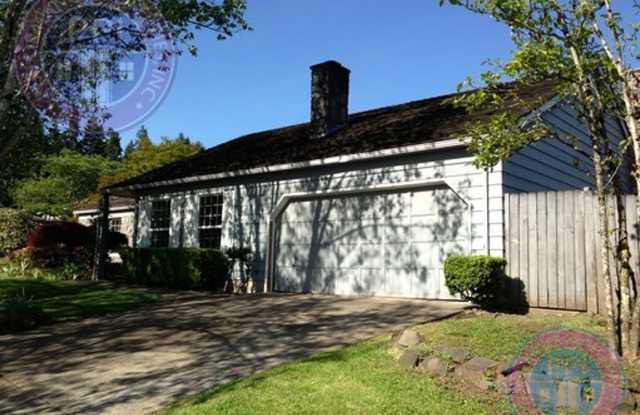 West Linn Hidden Springs Neighborhood / Single Level Ranch, Fenced Yard, Pet Friendly photos photos