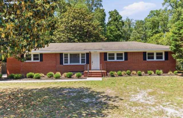 **Near UNCW, STUDENTS WELCOME!** photos photos