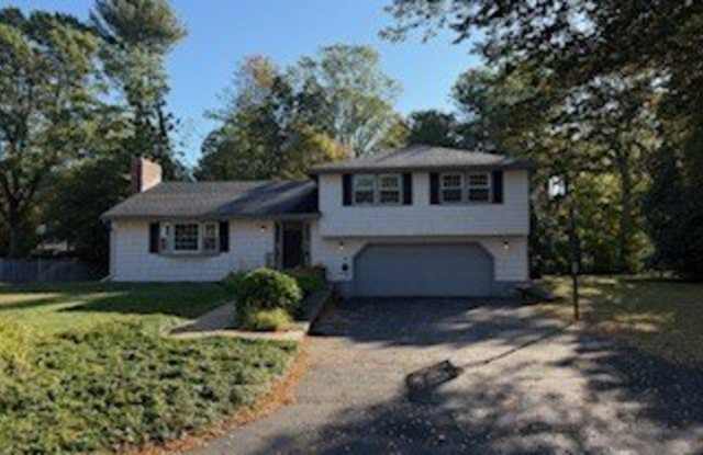 27 Lincoln Circle West photos photos