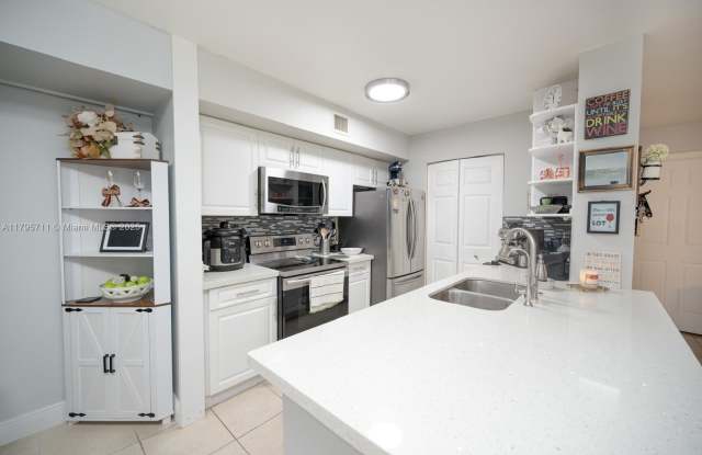 11133 SW 8th St photos photos