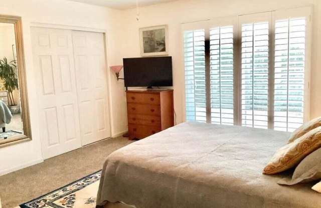 3627 E SUNNYSIDE Drive Gallery 3