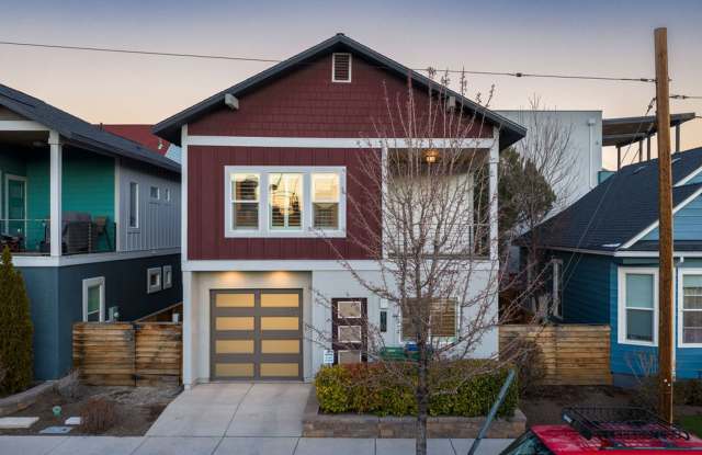 Contemporary Dual Level MidTown Bungalow with Balcony Garage! photos photos Contemporary Dual Level MidTown Bungalow with Balcony Garage! photos photos