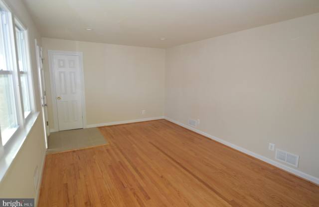 9318 BANDERA STREET Gallery 2