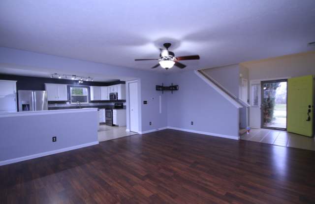 9718 Lucille Court Gallery 4