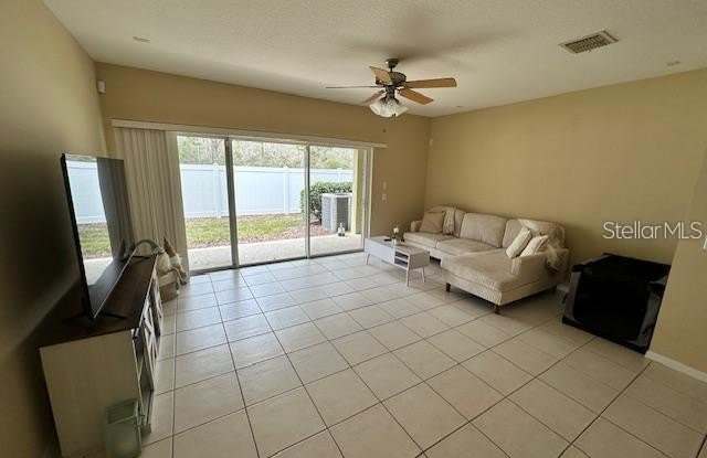 20418 NEEDLETREE Drive Gallery 3