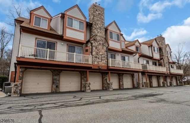14 Woods Edge Dr - 14 Woods Edge Drive, Succasunna, NJ 07876