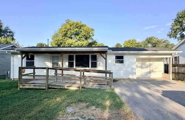 105 S Iris Drive Gallery 1