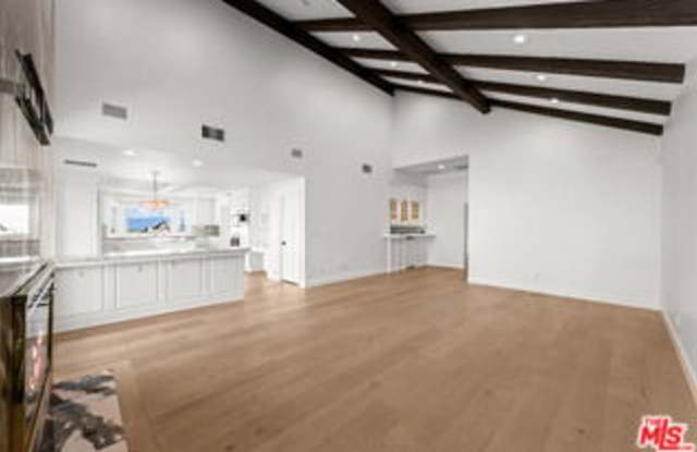 6024 Paseo La Vista Gallery 2