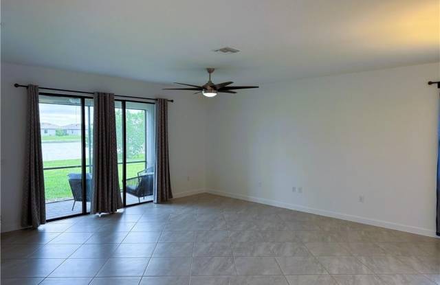 13856 Pine Lodge Ln Gallery 2