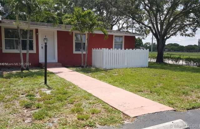 7142 Southgate Blvd - 7142 Southgate Boulevard, Tamarac, FL 33321