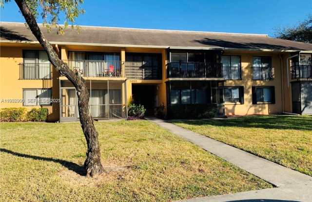 5855 Washington St photos photos