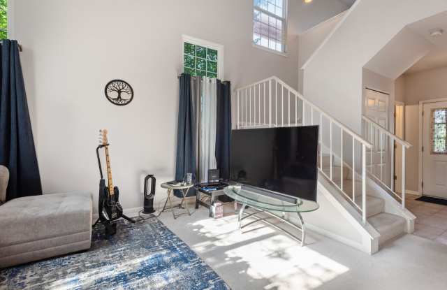 379 Maidstone Court Gallery 4