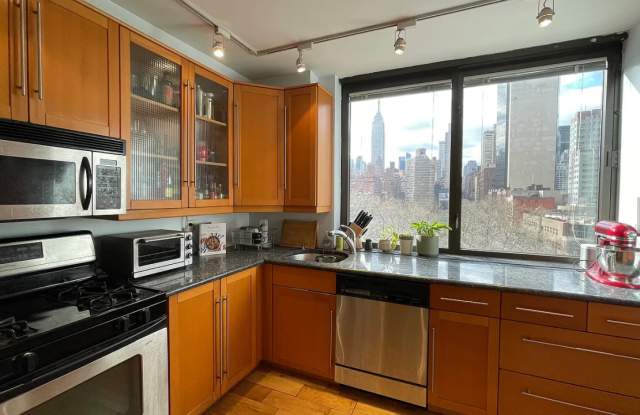 629 1st Ave Apt 8M Gallery 2