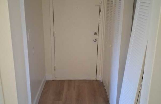 5201 Kings Ct Gallery 2