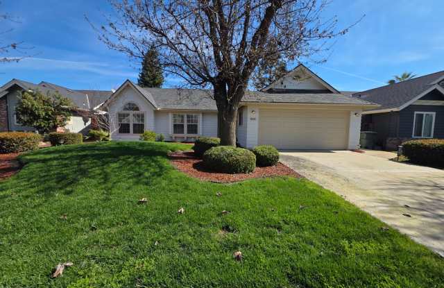 444 N Tommy St - 444 North Tommy Street, Visalia, CA 93291