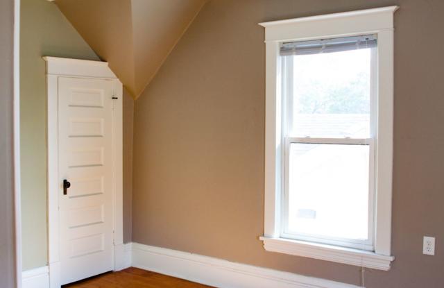 Beautiful 5 Bedroom Close by The U of M for Sept 2027!~ Gallery 1