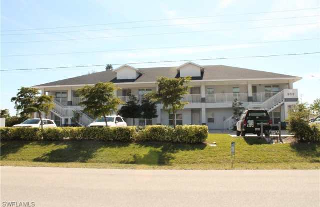 912 SW 39th Terrace unit: 102 photos photos